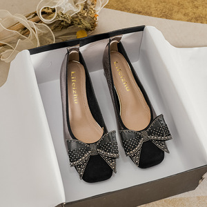 Scarpe grossolane abbinate a colori bloccate per donne con teste paffute e piedi larghi pigri e un grande calcio - Product Image 1
