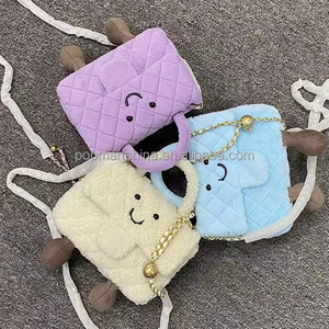 2025 nuovo prodotto-borsa a tracolla per bambole di moda piccola Flora con catena con motivo a diamanti e borsa a mano con rifiniture in pelliccia - Product Image 2