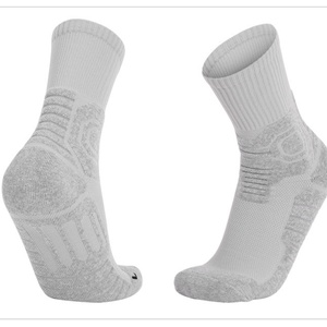 Calcetines de Fútbol Personalizados para Hombre, de Algodón y Bambú, Antideslizantes, Transpirables, de Secado Rápido, con Logotipo Personalizado en la Parte Inferior - Product Image 2