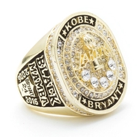 Bague commémorative personnalisée de la retraite de Kobe Bryant des Lakers 2016