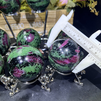 Sphères de Zoisite avec rubis naturel, pierre semi-précieuse, bonne réaction aux UV, boule de cristal pour la guérison et la méditation