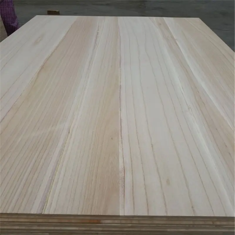 Il legno di paulownia più economico in vendita, il legno di pino viene utilizzato per realizzare mobili