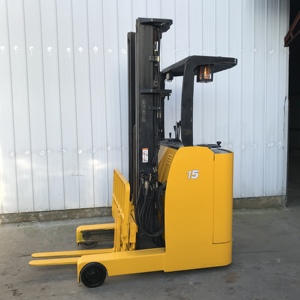 Chariot élévateur électrique professionnel de 1,5 tonne d'occasion avec chargeur et batterie, idéal pour les allées étroites, garantie de 2 ans, efficace en espace restreint, économique, fabriqué au Japon - Product Image 5
