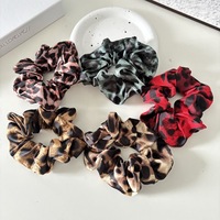 Chouchous en tissu satiné imprimé léopard surdimensionnés de 11 cm pour femmes – Élastiques à cheveux ajustables effet soie sans plis pour queues de cheval sans frisottis