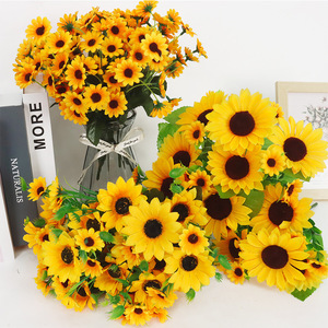 Bouquet de tournesols artificiels à 7 têtes, fleurs en soie, décoration de mariage, toile de fond de scène, jaune, 10cm-30cm - Product Image 4