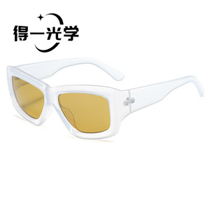 แว่นกันแดดทรงเหลี่ยมสำหรับผู้หญิง De Yi Optics สีดำ เลนส์ PC ป้องกันรังสียูวี 400 สไตล์แฟชั่นสำหรับกิจกรรมกลางแจ้ง - Product Image 4