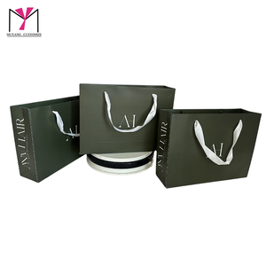 Sac à main en carton de luxe durable pour l'emballage de produits ménagers et cosmétiques, sacs en papier personnalisés avec logo imprimé - Product Image 3