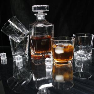 Decantador de whisky vintage de cristal, sin plomo, cuadrado, con juego de vidrio - Product Image 3