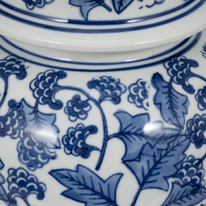 Lampada da Tavolo in Ceramica con Motivi Floreali Tradizionali, Decorazione Chinoiserie Blu e Bianca per Camera da Letto e Soggiorno - Product Image 4