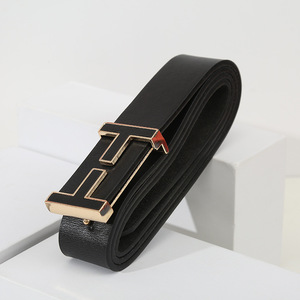 ชุดของขวัญนาฬิกาเข็มขัด + กระเป๋า + น้ำหอม + พวงกุญแจ + แผ่นดิสก์นาฬิกาควอทซ์ + ปากกา + สร้อยข้อมือ7ชิ้น/เซ็ต - Product Image 5