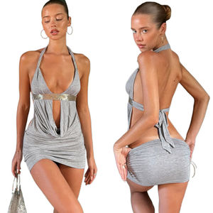 Robe mini dos nu licou pour femme, couleur unie, écologique, avec accent métallique, style club, pour l'été - Product Image 1