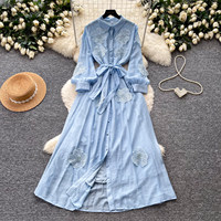Robe décontractée pour femme WIWT, élégante, verte, à fleurs brodées, col chemise, manches longues, coupe trapèze, avec ceinture, pour tous les jours et les vacances