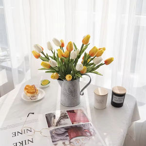 Tulipes en PU et fleurs artificielles pour une célébration de mariage amusante et une décoration intérieure tendance - Product Image 3