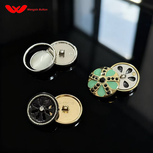 Wangxin Nhà Máy OEM/ODM Sản Phẩm Logo Tùy Chỉnh Phong Cách Thương Hiệu Quần Áo Khâu Tay Nút Kim Loại Xử Lý Nút Của Phụ Nữ Áo Khoác Nút - Product Image 5