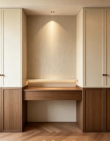 Armoire de chambre à coucher de style français crème avec étagères ouvertes