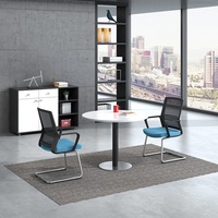 Table de collaboration professionnelle de luxe avec station de charge intégrée et goulottes de câbles, qualité commerciale, pour bureaux gouvernementaux