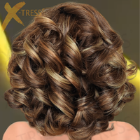 Perruque de Cheveux Humains Bob Pixie Courte et Bouclée 12A Blond Miel avec Highlights Roses, Tissage 5*5 Lace Front, Densité 200%, Cheveux Remy pour Femmes Noires