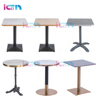 Table de salle à manger d'extérieur en rotin avec plateau en verre et pieds en métal, petite table de café tendance