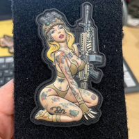 Vente chaude dessin animé Bikini femme combattant Pvc caoutchouc Patch crochet et boucle fer sur 2d caoutchouc Patch personnalisé en caoutchouc Patch