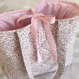 Bolso de Mano Estético Personalizado, Bonito Bolso Tote Rosa con Flores y Listón - Product Image 3