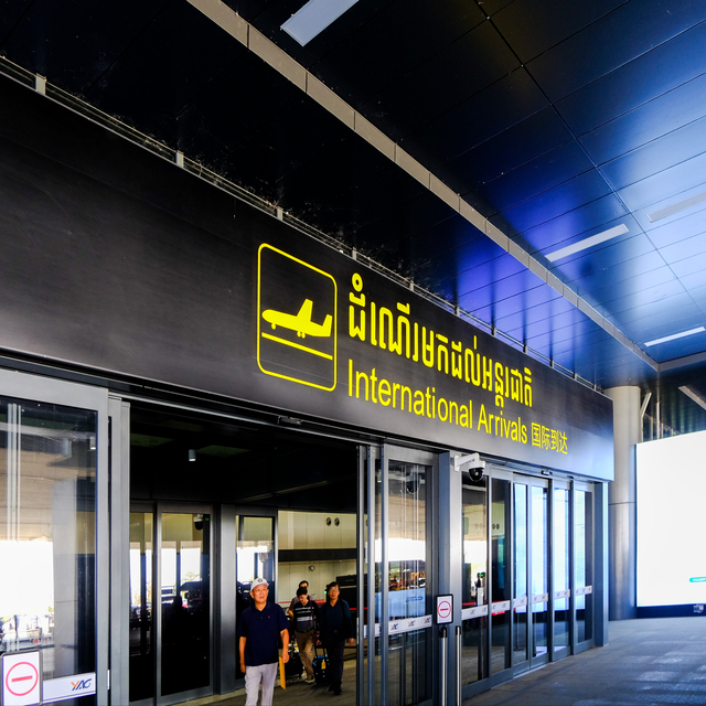 [Solution-Driven] Slim LED Airport Wayfinding Signage - Energy Efficient Terminal Directional Light Box (24/7 Duty)
