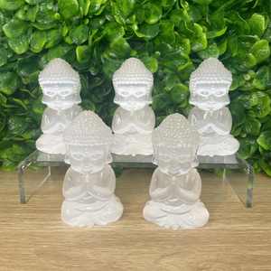 Vente en gros de sculptures de Bouddha en sélénite, cristal naturel de guérison, prix d'usine, gravure pour la décoration intérieure, thème bouddhiste pour Halloween - Product Image 5