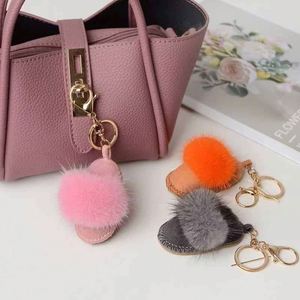 Porte-clés en fourrure de vison véritable de haute qualité, petits pendentifs en forme de pantoufles, accessoires pour sacs, fourrure mignonne - Product Image 2
