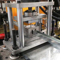 Machine de profilage à froid pour profilés UD28*27 et CD60*27, machine de profilage pour ossature légère en acier, machine de profilage pour plafonds et profilés de plafond