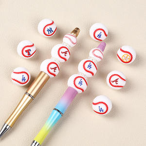 Venta al por mayor de cuentas focales sueltas de PVC y silicona 3D, redondas, de grado alimenticio, con diseños de equipos de béisbol, deportivos, de anime y NF-L, para la fabricación de pulseras, bolígrafos y joyas - Product Image 1