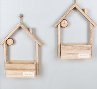 Ornement et décoration murale pour la maison, petite maison en bois décorative, pot de fleurs artificielles et panier à fleurs à suspendre pour la maison