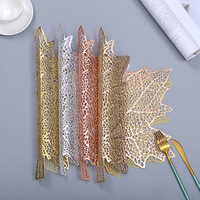 Nouveau Set de Table Écologique en PVC Doré Style Champêtre, Motif Feuille Creuse, Protection de Table pour Cuisine et Maison 45x43cm