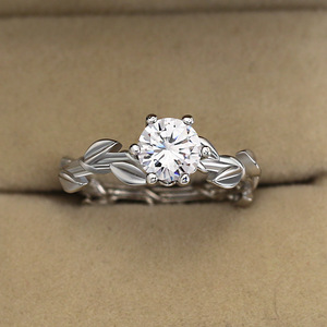 Anello con Cristallo a Foglia d'Ulivo per Donne, Accessorio Elegante Ispirato alla Natura per Uso Quotidiano - Product Image 2