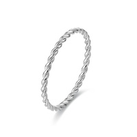 Bague torsadée ultra-fine en tungstène plaqué or 18 carats, style luxe léger, pour femme, inaltérable, pour couple