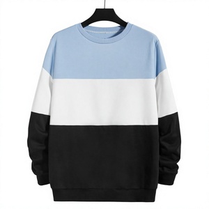 Sudadera clásica de cuello redondo para hombre, corte regular, color liso, tejido suave. Últimas novedades: cuello redondo clásico en un tono arena cálido. - Product Image 4