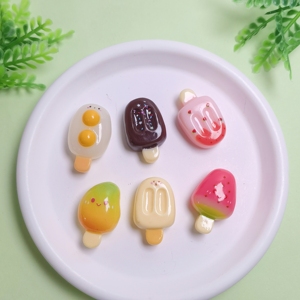 100 unidades de fresas Kawaii, frutas, chocolate, helado, paletas de resina, cabujones de base plana, decoración, dijes, manualidades, <span class=keywords><strong>casa</strong></span> de muñecas - Product Image 4