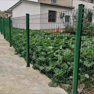 Clôture en treillis métallique incurvé 3D <span class=keywords><strong>de</strong></span> haute qualité enduit <span class=keywords><strong>de</strong></span> <span class=keywords><strong>chlorure</strong></span> <span class=keywords><strong>de</strong></span> polyvinyle extérieur directement <span class=keywords><strong>de</strong></span> clôture en treillis métallique soudé en usine et treillis - Product Image 4