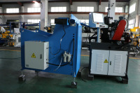 Machine automatique de chanfreinage et de bordage des coins métalliques EF AC60 pour le polissage, l'ébavurage et le chanfreinage des tuyaux avec composants d'engrenage