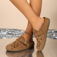 Mules sabots perforées pour femmes avec bride à boucle, bout fermé, plates, sans talon, marron beige