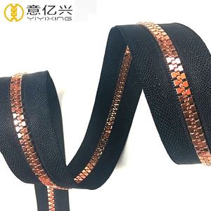 Fermeture éclair en plastique de <span class=keywords><strong>dents</strong></span> de couleur or rose brillant #8 fermeture éclair en résine au mètre - Product Image 1