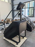 Equipo de Gimnasio en Oferta del Fabricante: Simulador de Escaleras y Escaladora Física