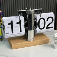 Jam Meja Retro Mekanik Tanpa Baterai, Penggulung Halaman Otomatis, Kayu Solid & Plastik, Dekorasi Seni Sederhana, Bergaya Unik