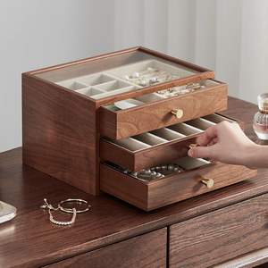 Boîte à bijoux en bois de noyer noir personnalisée pour femmes, organisateur de bijoux en bois avec couvercle en verre pour montres, colliers, bagues et boucles d'oreilles - Product Image 2