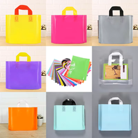 Sacs de shopping avec logo personnalisé, sacs cadeaux en plastique, sacs d'emballage pour vêtements, sacs de rangement réutilisables, logos imprimés