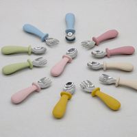 Vente en gros de vaisselle douce pour enfants, fourchette et cuillère en silicone pour bébé, sensible à la chaleur