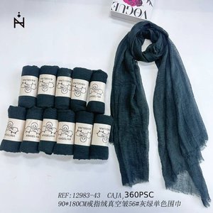 Sciarpa Lavorata a Maglia Angelina 90x180cm Grigio Verde Tinta Unita Effetto Stropicciato Sottovuoto - Product Image 3