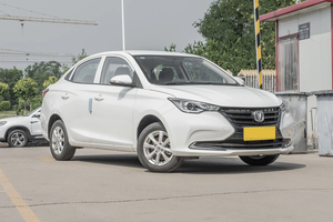 2019 édition Yuexiang berline d'<span class=keywords><strong>occasion</strong></span> confort personnalisé <span class=keywords><strong>1000</strong></span> taxis ventes 1.5L DCT direction à gauche prix réels <span class=keywords><strong>pas</strong></span> chers voitures Changan - Product Image 3