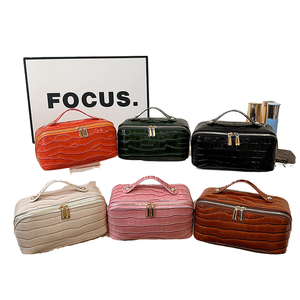 Nouvelle mode de sacs à main fourre-tout de luxe de grande capacité pour jeunes dames matériau PU durable fermeture à glissière chaîne de doublure en polyester - Product Image 4