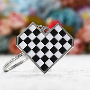 พวงกุญแจโลหะผสมสังกะสีแบบกำห<span class=keywords><strong>น</strong></span>ดเอง รูปหัวใจสีเงิน ลายตารางหมากรุกสีดำขาว  ขายส่ง - Product Image 2