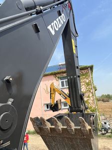 Excavadora Hidráulica Usada Volvo EC140DL Modelo 2024 de 14 Toneladas con Bomba y Motor Incluidos, 90% Nueva - Product Image 6