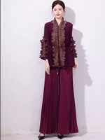 Ensemble streetwear ample à manches longues plissé de la nouvelle collection automne Miyake, avec bordure perlée et haut orné de dorure, pantalon large, 2 pièces